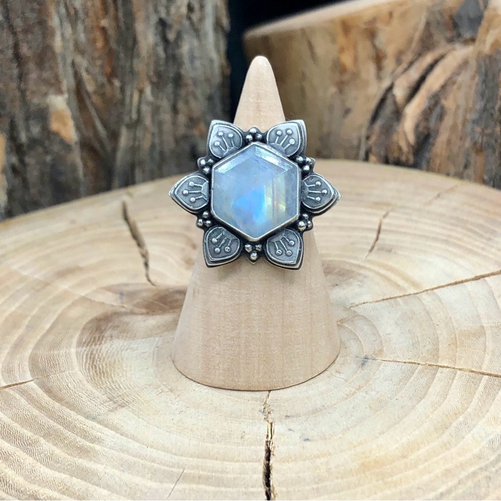 Astrum Jewelry Lilith Ring